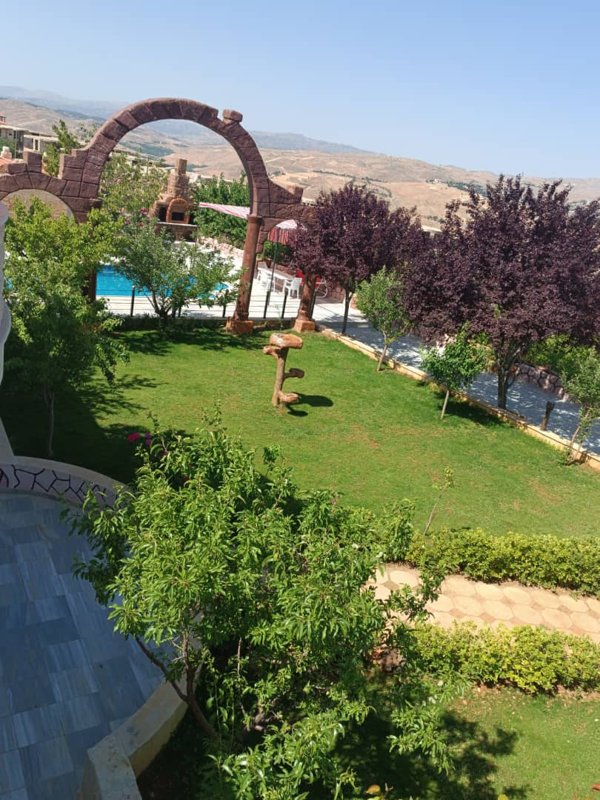 لدينا فلل للايجار بسهل الزبداني بالتكية 