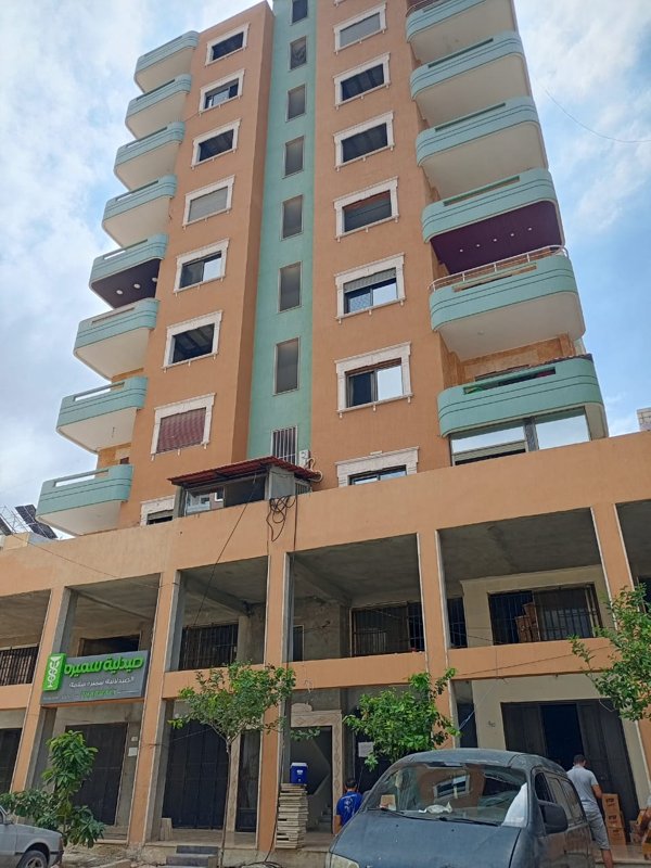 لدينا شقة مناسبة للبيع 