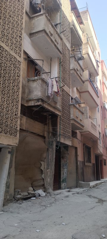 كتلة طابقين مع ملحق